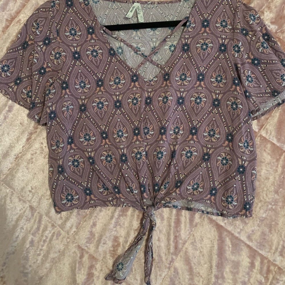 Crop top with tie